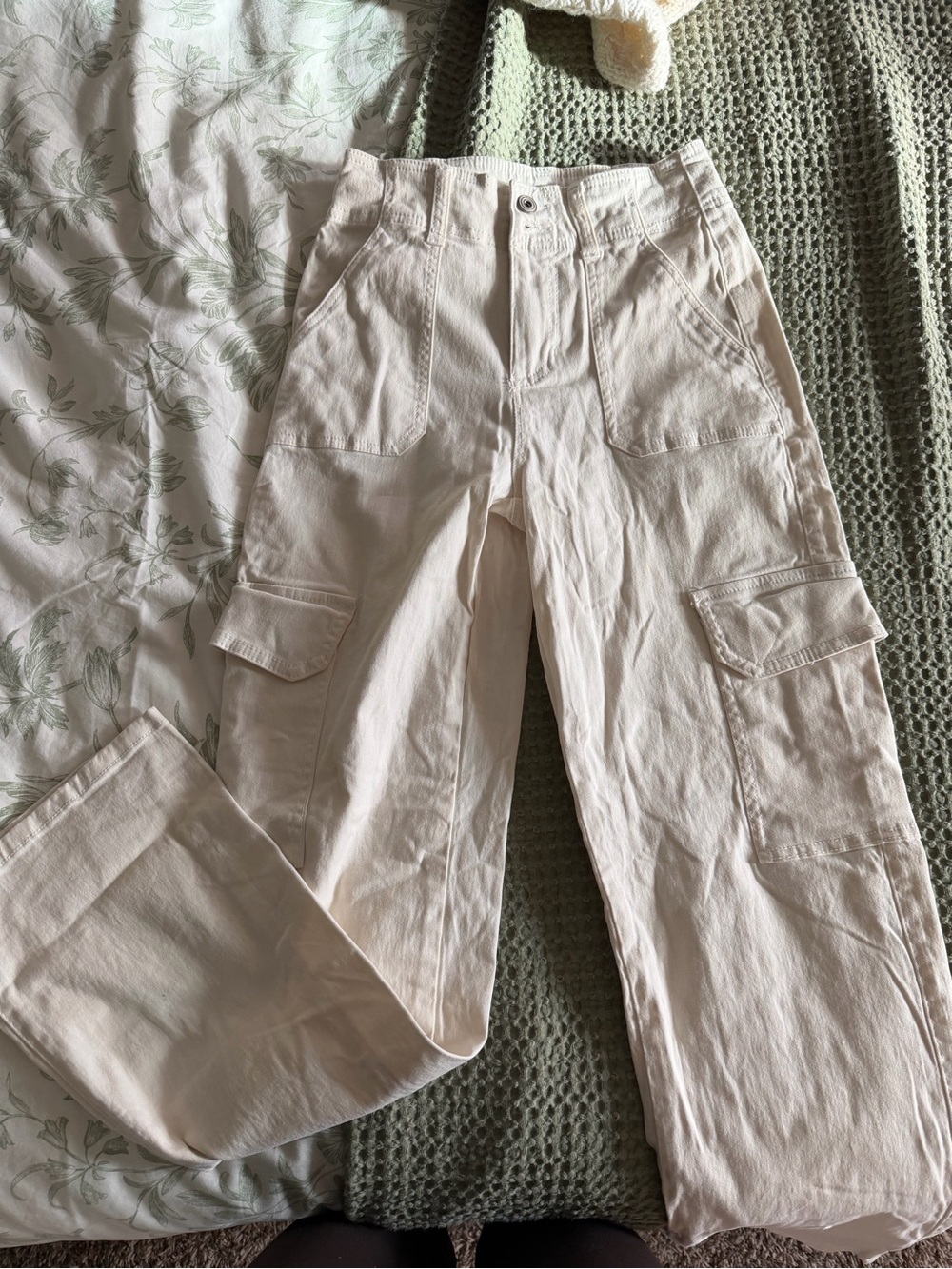 Celebrity Pink Cream Straight-Leg Cargo Jeans